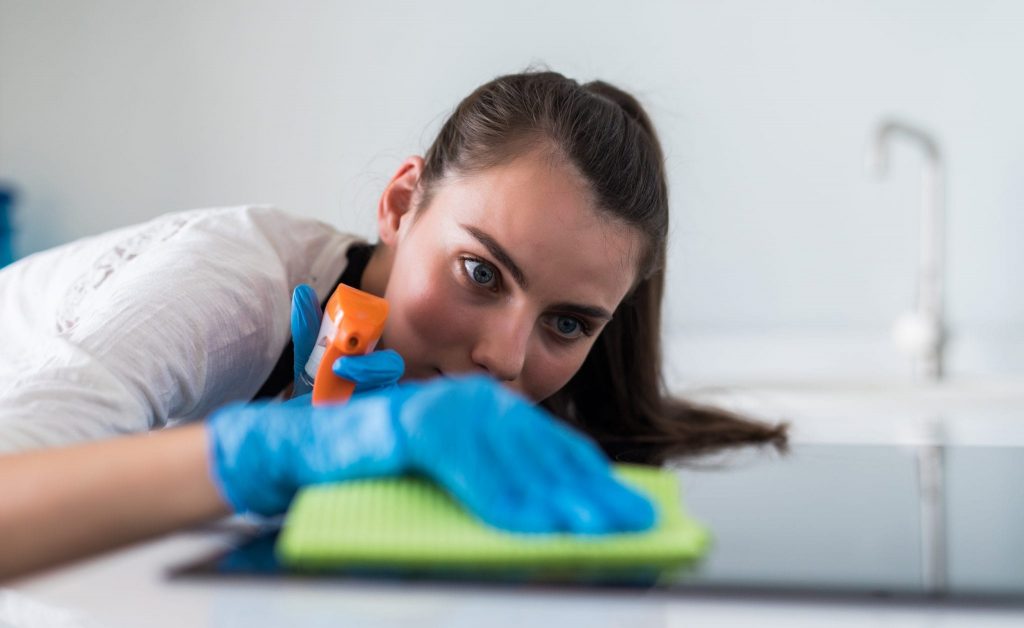 6 Reasons To Hire A Cleaning Company