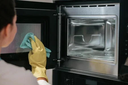 Mastering Oven Cleaning: A Step-by-Step Guide to Sparkling Results
